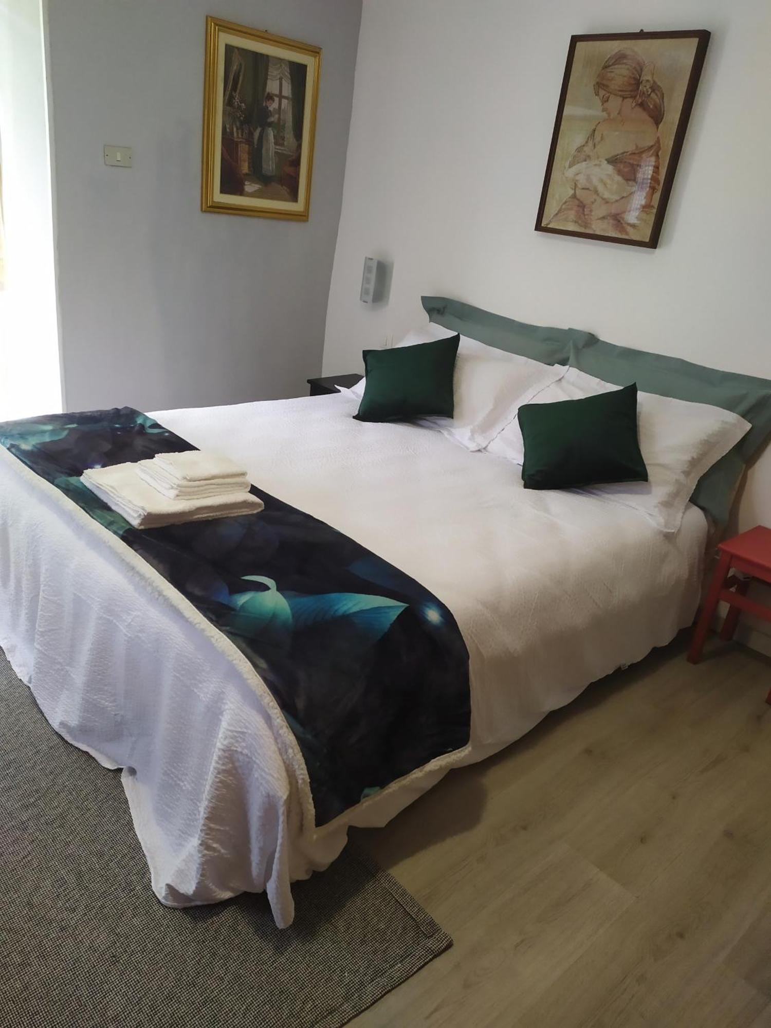 La Ghita Bed and Breakfast Sparone Rum bild